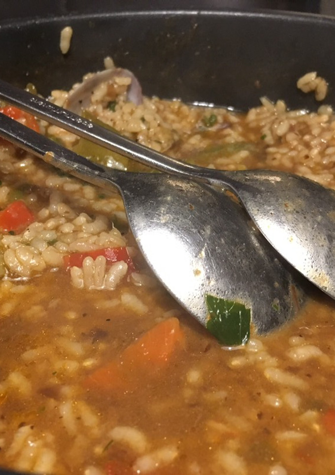 Una foto de Arroz caldoso de ortigas y almejas