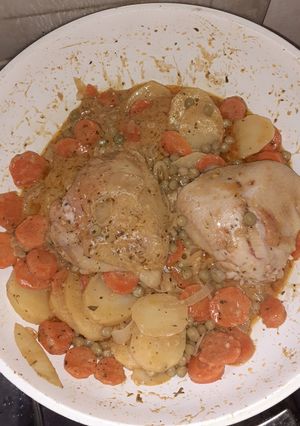 Una foto de Pollo con Crema de Leche y Vegetales