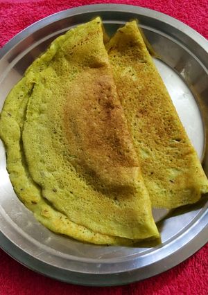 A picture of ஆந்திரா பெசரட்டு (Andhra pesarettu recipe in tamil).