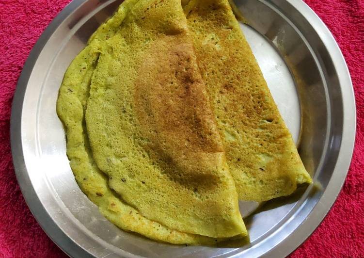 How to Prepare Favorite ஆந்திரா பெசரட்டு (Andhra pesarettu recipe in tamil)