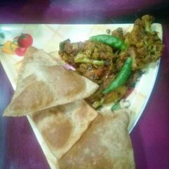A picture of Gobhi aloo and makke aata mix Puri.