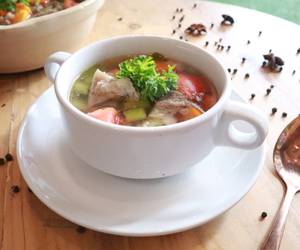 Mudahnya Menyajikan Soup Daging Rempah  pakai Beef Broth Enak dan Sehat Mudahnya Menyajikan Soup Daging Rempah  pakai Beef Broth Enak dan Sehat