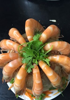 Hình của món Tôm hấp nước dừa.