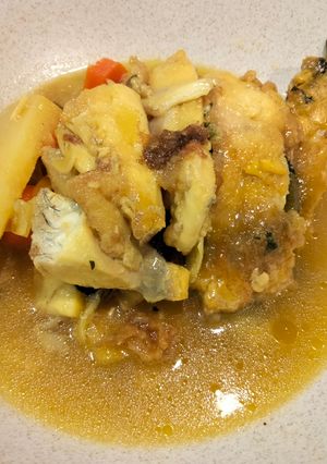 Una foto de Cazuela de rodaballo y patatas