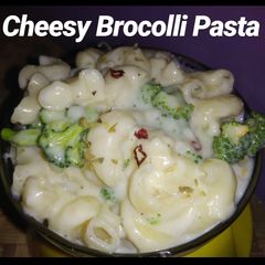 A picture of Cheesy Brocolli Pasta.