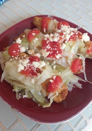 Una foto de Tacos fritos,de carne de res y verduras facilitos...,!¡