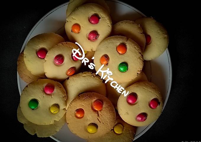 M &M COOKIES