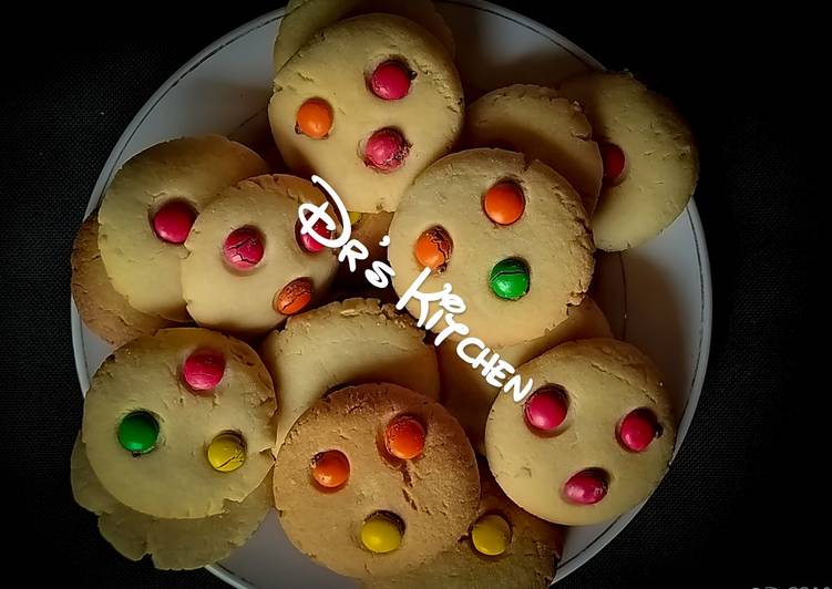 M &amp;M COOKIES