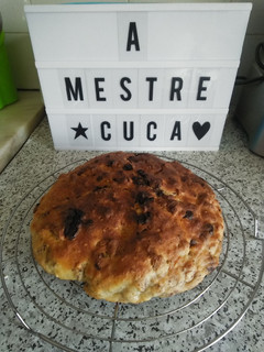 Foto de Pão doce rápido com pepitas de chocolate e amêndoas
