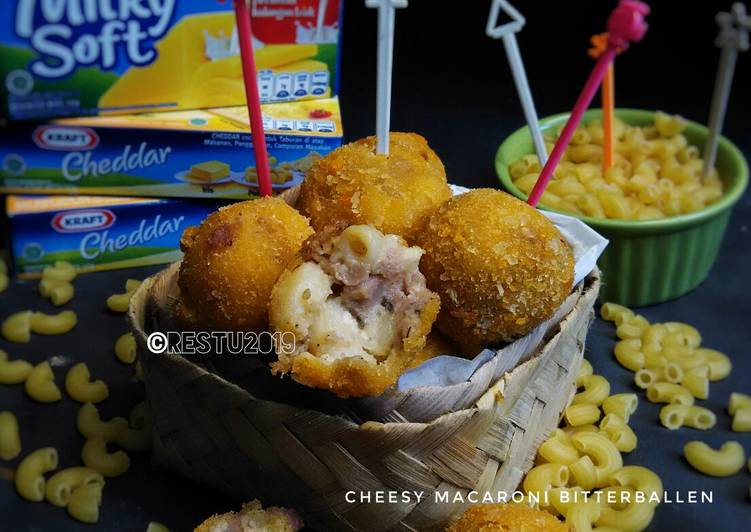 Milky Cheese Macaroni Bitterballen