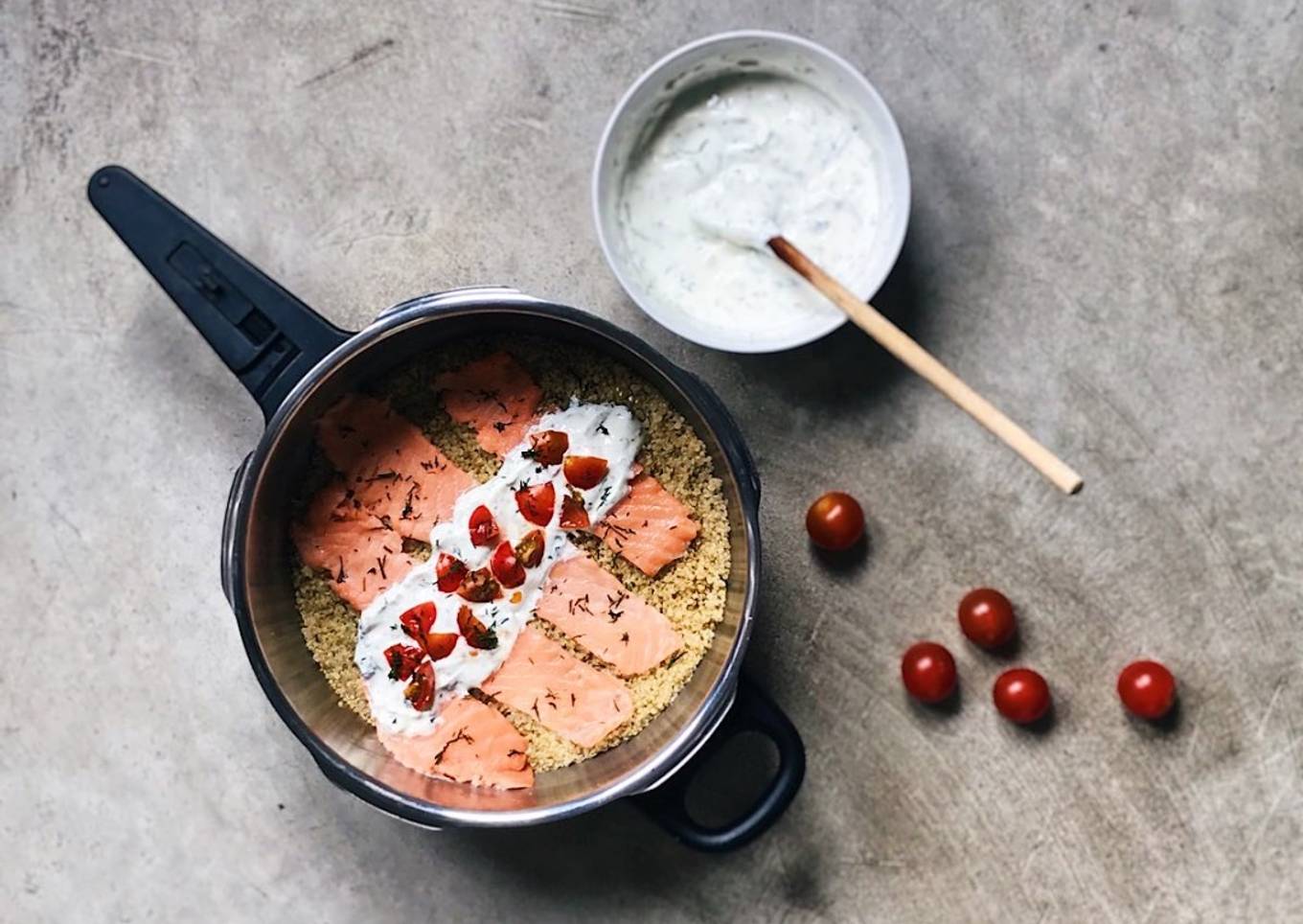 Quinoa con salmón en olla rápida. Come sano