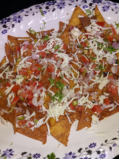 मैक्सीकन नाचोस (Mexican nachos recipe in Hindi) रेसिपी मुख्य फोटो