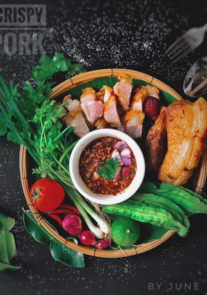 รูปของ สูตรน้ำจิ้มแจ่ว ทานกับหมูกรอบ