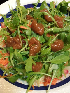 Una foto de Ensalada de Rúcula con higos en almíbar