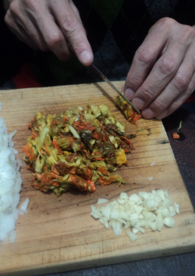 Una foto de Flor de calabaza guisadas con mezcal. México