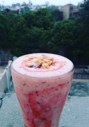 A picture of Plum apple smoothie.