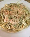 Tallarines con salsa de camarones