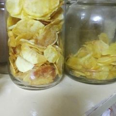 Potato Crisps A picture of Potato Crisps.
