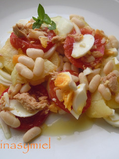 Una foto de Ensalada de patatas y habichuelas