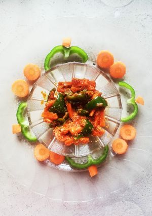 કેપ્સિકમ ગાજરનું અથાણું(Capsicum Carrot Pickle Recipe In Gujarati) રેસીપી મુખ્ય ફોટો