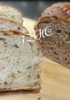 A picture of 🍞🥗Caramelized Onion Bread🥗🍞.