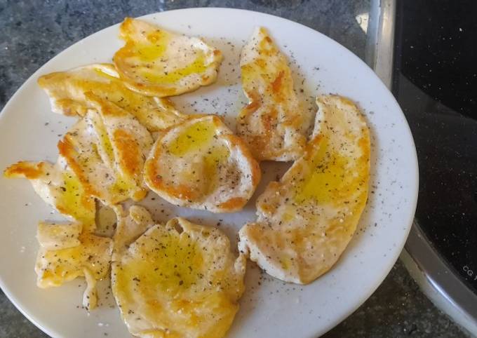 Pechuga de pollo a la plancha.... con un poco de gracia Receta de Merche-  Cookpad