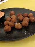 Cheesy bolls with tomato sauce