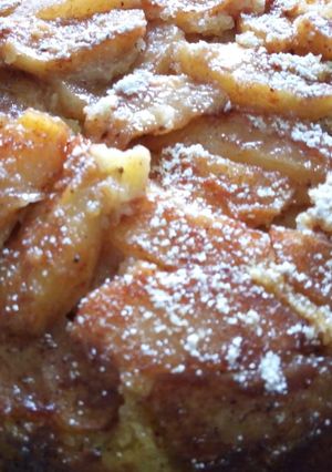 A picture of Apple upside down cake.
