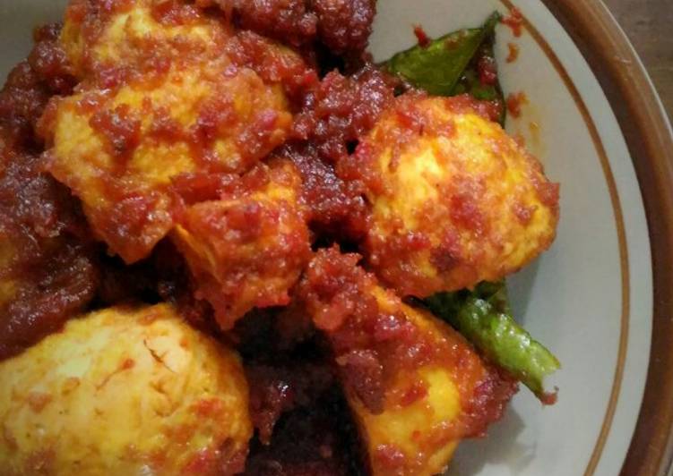 Telur bumbu bali