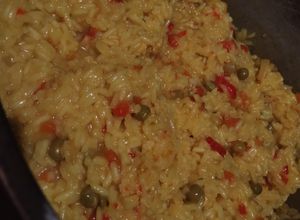 Una foto de Arroz con pollo amarillo 🤤