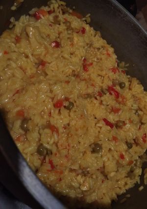 Una foto de Arroz con pollo amarillo 🤤