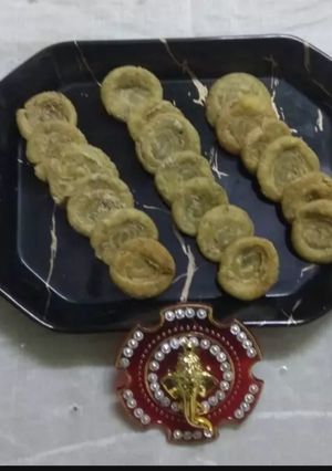 A picture of Panipuri Farsi Puri.