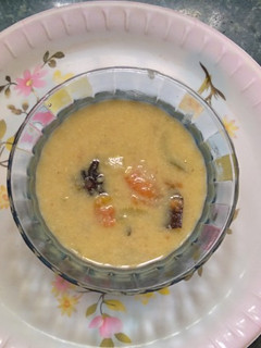 புடலங்காய் பொரிச்ச குழம்பு (Pudalankaai poricha kulambu recipe in tamil) செய்முறை முக்கிய புகைப்படம்