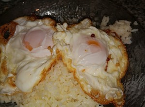 Una foto de Arroz con huevo frito