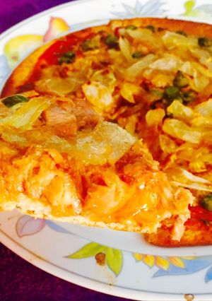 Foto principal de Pizza de atún con cebolla caramelizada