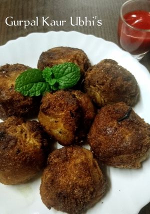 A picture of 🌟 Golden Crispy Noodle Stuffed Bread Balls – A Street-Style Fusion Delight!.
