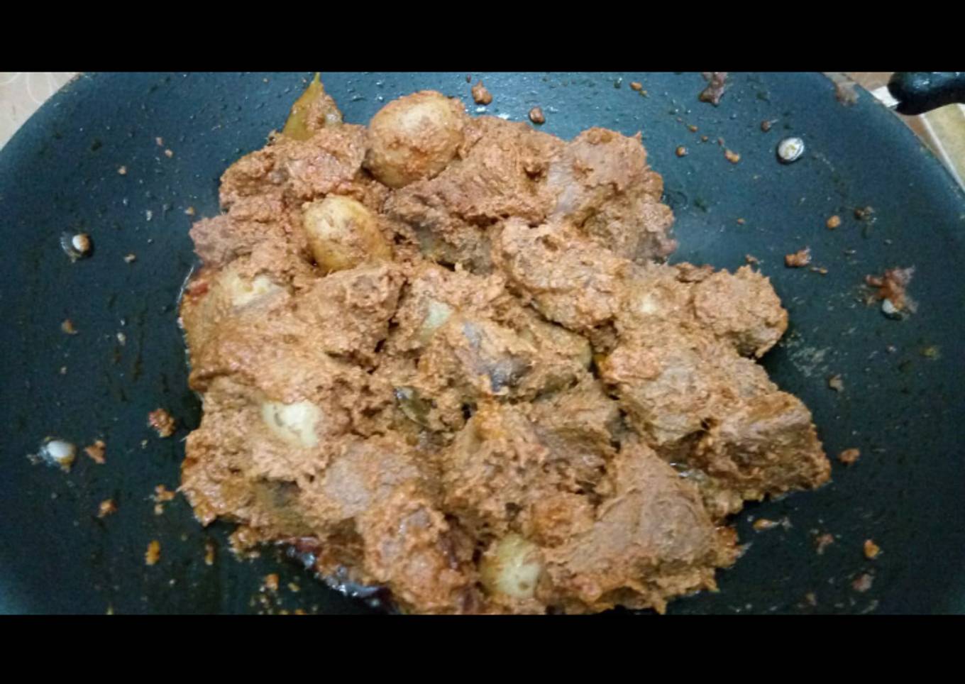 Rendang Daging Sapi dengan kentang kecil pakai bumbu instan