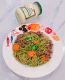 Mì chùm ngây xào bò sốt mayo