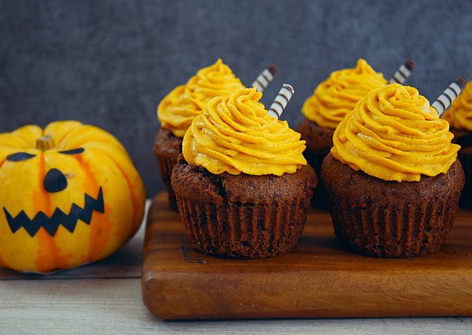 Chocolate Muffins, Squash Cream Topping