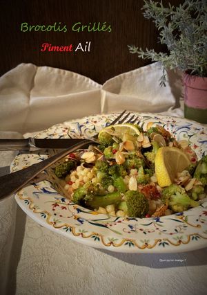 Une photo de Brocolis grillés à l’ail et au piment