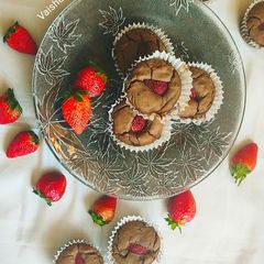 A picture of Strawberry Choco Muffins.