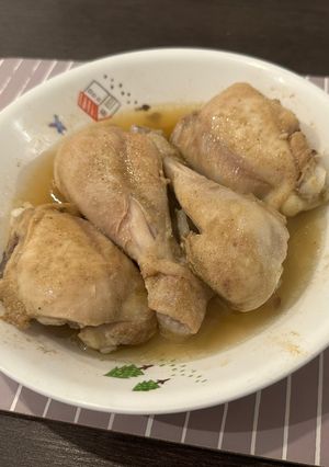 A picture of Steamed Chicken Thigh with Chinese Spices 蒸鹽焗雞.