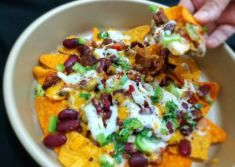 Steps to Prepare Loaded Cheesy nachos in 33 Minutes for Mom