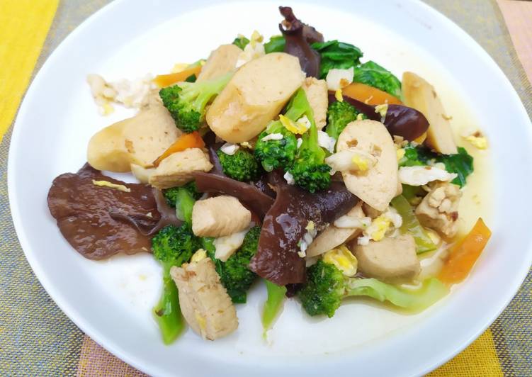 makanan Tumis Brokoli bydeesawitri yang Bisa Manjain Lidah