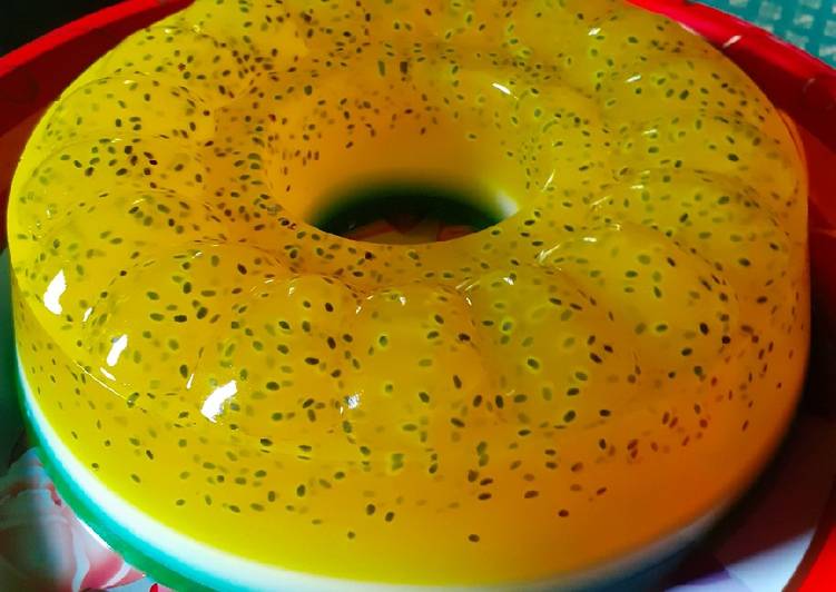 10. Puding Semangka Kuning