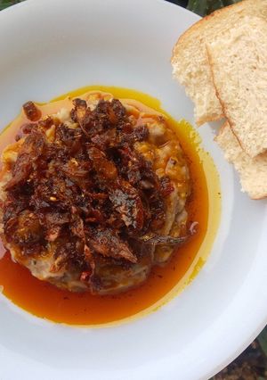 A picture of Ewa-Agonyin and its sauce/stew ("mashed bean").