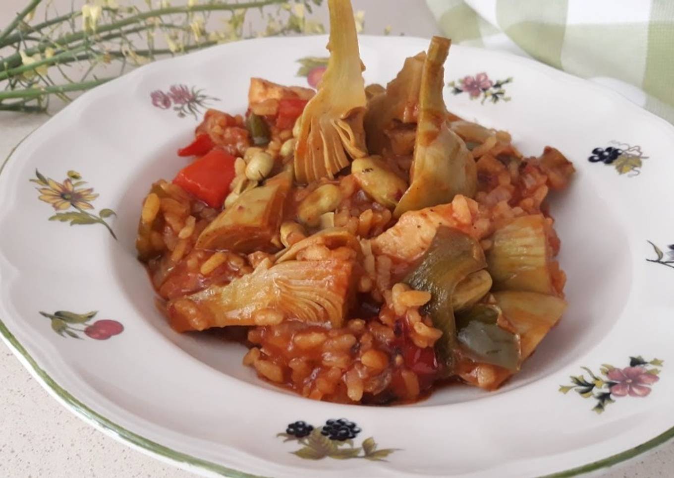 Arroz con habas y alcachofas