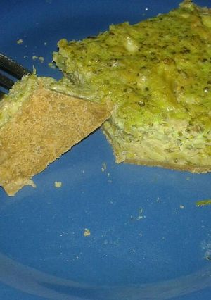 Una foto de Tarta integral de brócoli y atún