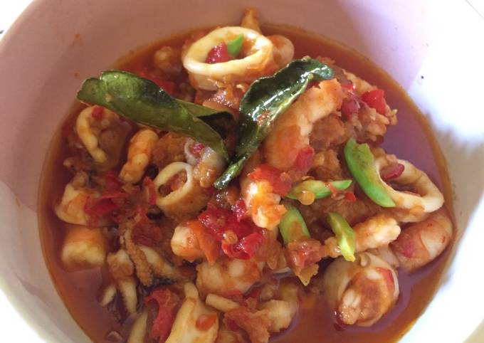 Sambal Petai Udang Cumi Maknyus