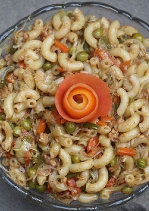 A picture of Chicken macroni.